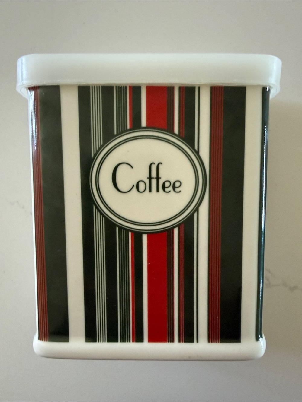 California Pantry Green Red Ceramic Coffee Canister 2005 5 1/2”Tall W/ Lid